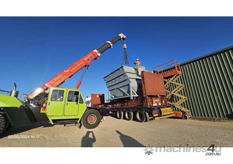 Water treatment lamella clarifier and flocculation mixing tanks