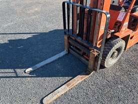 Komatsu FG25 Forklift - picture0' - Click to enlarge
