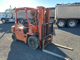 Komatsu FG25 Forklift - picture1' - Click to enlarge