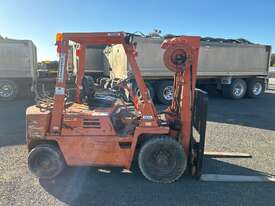 Komatsu FG25 Forklift - picture2' - Click to enlarge