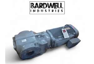 SEW-EURODRIVE Gearmotor - KA97 DRE180L4/DH - 18.5kW - 3890Nm - IP66