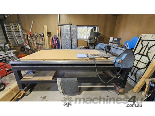 Multicam MCII-S CNC Flatbed Router + Woodman Cyclonic Dust Extractor – Light Hobby Use Only