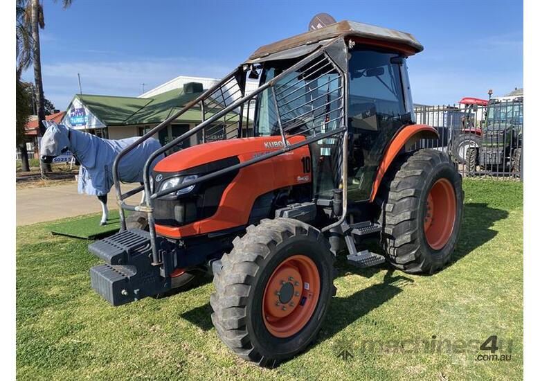 caption Kubota M9540 MFWD