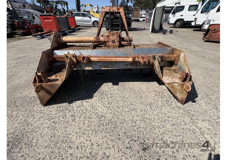caption Tiller Attachment **Unreserved**