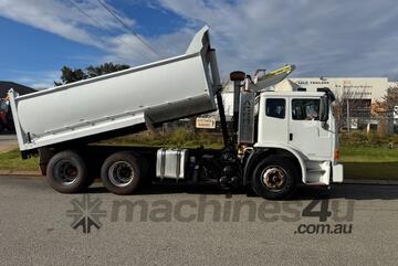 Truck Tipper Iveco Acco 2013 101186km 2 way tail gate Auto 1ISW335 SN1780