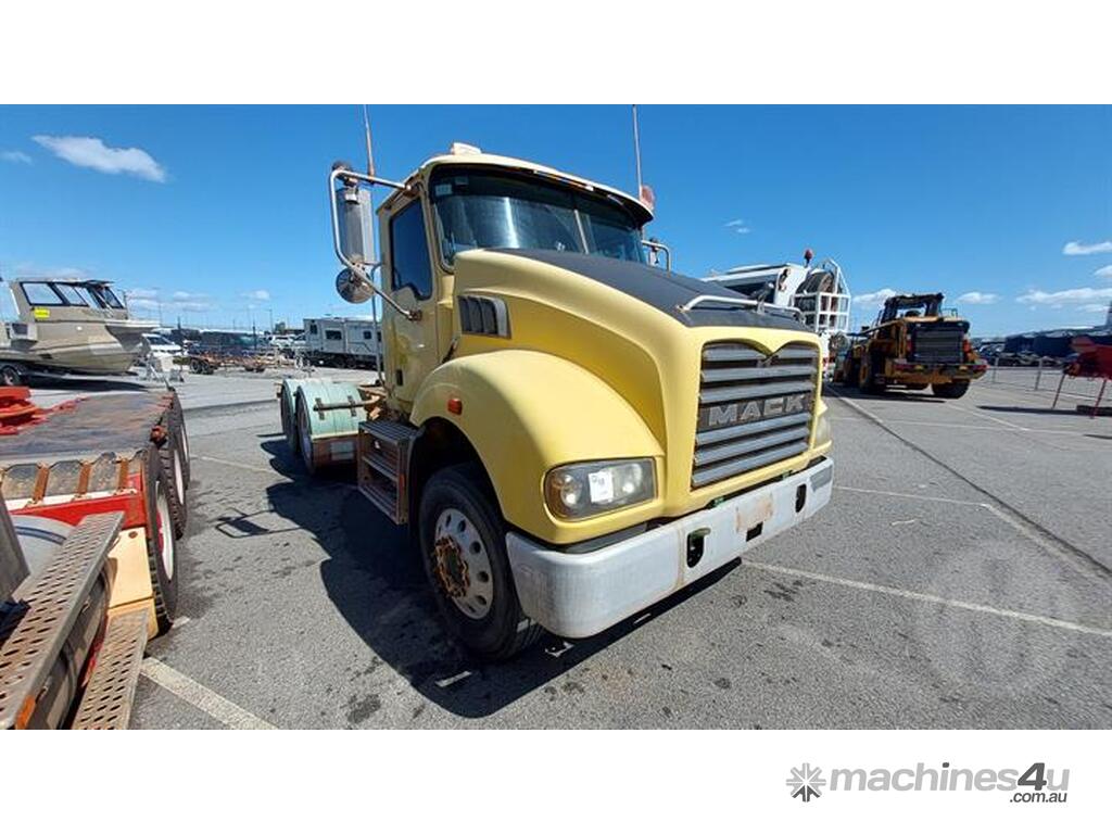 Buy Used Rigid Mack Csmr Metroliner Trucks (1160147) - Listed on Machines4u