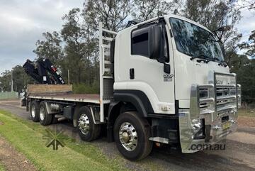 2017 Isuzu FYJ 2000 8x4, 6.8m tray, HIAB crane