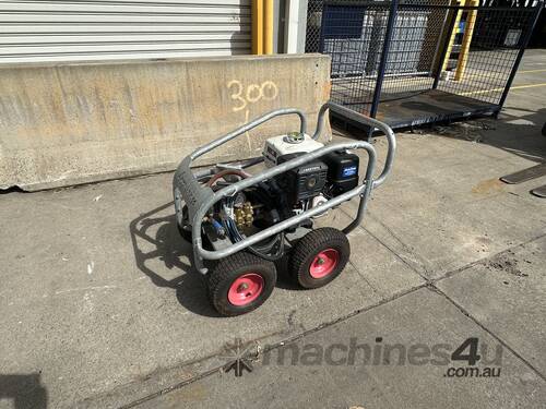 caption 1 x Aussie Pumps Honda Powered Pressure Washer