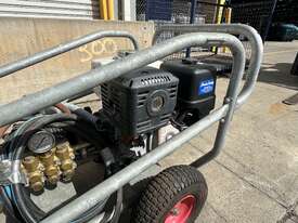 1 x Aussie Pumps Honda Powered Pressure Washer - picture0' - Click to enlarge