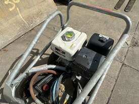 1 x Aussie Pumps Honda Powered Pressure Washer - picture2' - Click to enlarge
