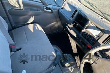 Isuzu 2018   NLR Table Top