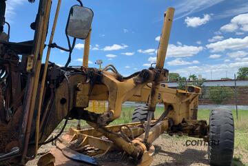 John Deere 770B Articulated Grader