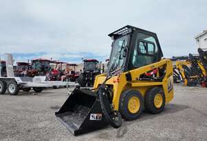 UHI CDM303 25HP Kubota Skid Steer Loader | 344kg Rated Load | 4in1 Bucket