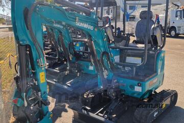 1.8 Tonne Sunward Mini Excavator - 900 Standard Bucket