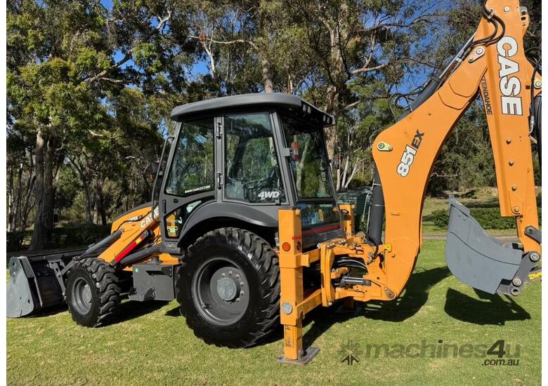 2019 Case 851 EX-SS Backhoe. 