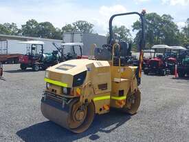 Caterpillar CB22 - picture1' - Click to enlarge