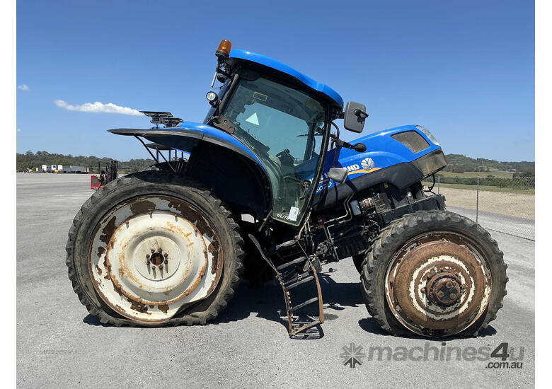 New Holland T6070 Tractor