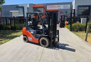 Toyota 2.5T Forklift Container Mast (Unit#:U890)