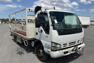2005 Isuzu NPR 250 Table Top (Day Cab)