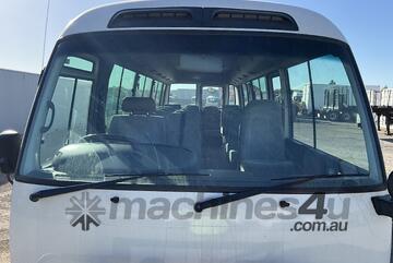 2004 Toyota Coaster BB50R Diesel