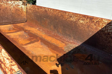 Isuzu 2006   CXZ Giga Tipper