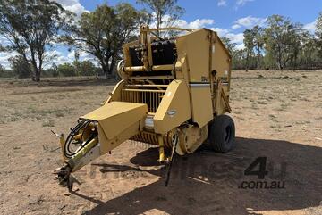 Vermeer   ROUND BALER