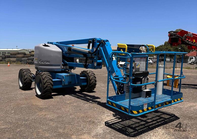 2013 Genie Z45 25IC - 45ft 4x4 Knuckle Boom Lift - Long Compliance In Stock image 3