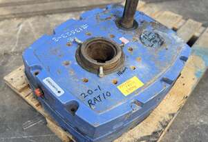 Sumitomo Cyclo Drive 20:1 Helical Shaft Mount HSM speed reducer H4315-20-e0000