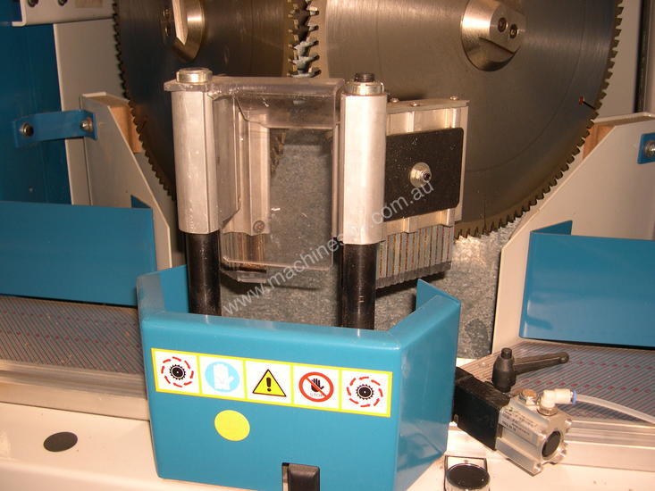 caption OMGA V235 TWIN MITRE PNEUMATIC OPERATED