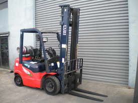 HELI FORKLIFT 2.5t - DUEL FUEL, 4.5M LIFT - picture1' - Click to enlarge