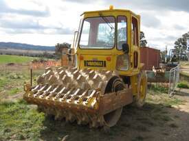 Case W602 Vibrating Roller - picture1' - Click to enlarge