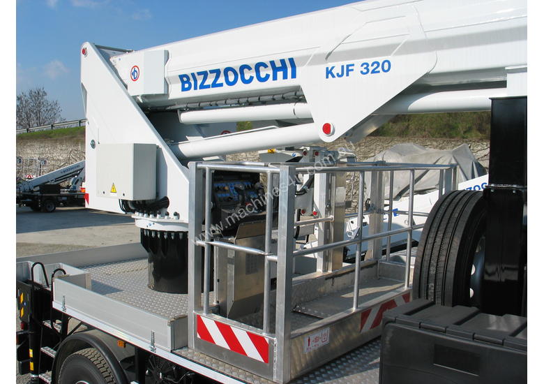 caption CTE B-Lift 320 Truck-Mounted Platform