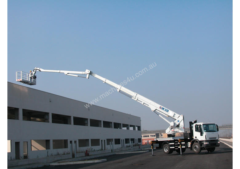 caption CTE B-Lift 320 Truck-Mounted Platform