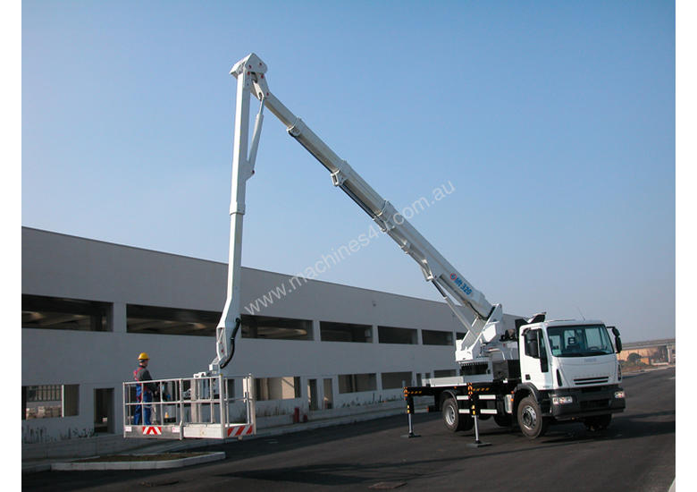 caption CTE B-Lift 320 Truck-Mounted Platform