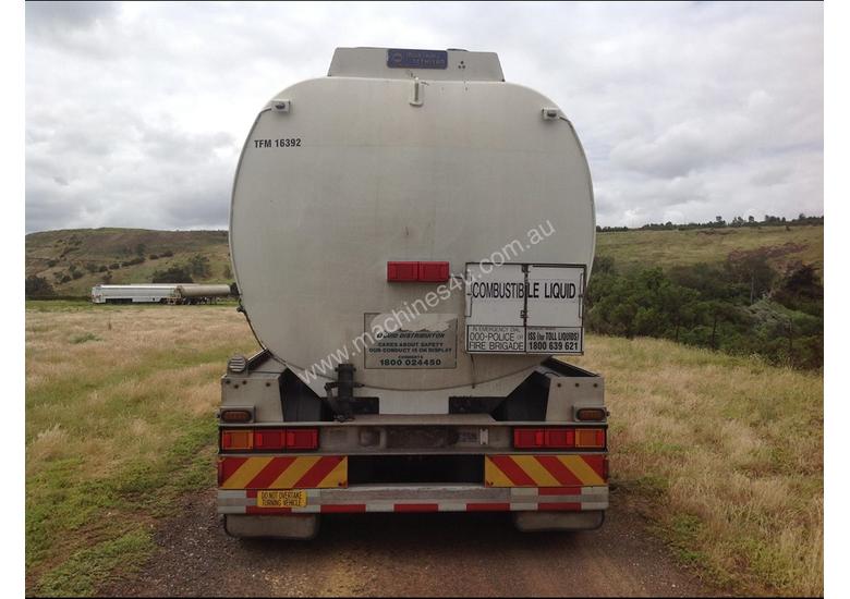 caption 2003 MARSHALL LETHLEAN 19 METER B DOUBLE SET FUEL