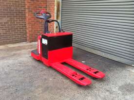 Raymond Ride on Pallet Jack - picture1' - Click to enlarge