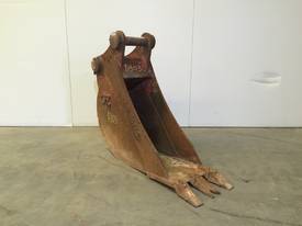300MM TRENCHING BUCKET WITH TEETH 7-10T EXCAVATOR D303 - picture2' - Click to enlarge