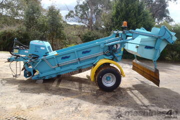 Soil Sand Beach Cleaner Beach Tech STR2000