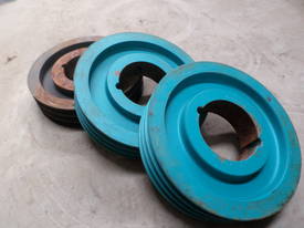 3 Belt Cast Iron Pulley - picture1' - Click to enlarge