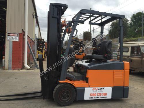 Used Toyota 7FBE18 electric forklift