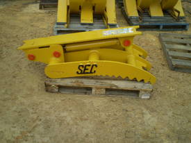 Hydraulic Thumb Suit 20 Tonner NEW - picture0' - Click to enlarge