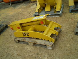 Hydraulic Thumb Suit 20 Tonner NEW - picture1' - Click to enlarge