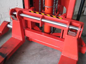Manual Pallet Stacker - 90cm High 1000kg Capacity - picture0' - Click to enlarge