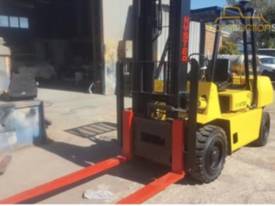 HYSTER 4 TONNE FORKLIFT - picture0' - Click to enlarge
