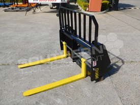 1600kg Agricultural Pallet Forks to suit Case IH Tractors ATTFOK - picture2' - Click to enlarge