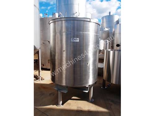 Stainless Steel Storage Tank (Vertical), Capacity: 2,000Lt
