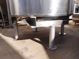 Stainless Steel Storage Tank (Vertical), Capacity: 2,000Lt - picture2' - Click to enlarge