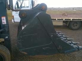 HITACHI 30 - 35 TON SIEVE BUCKET - picture2' - Click to enlarge
