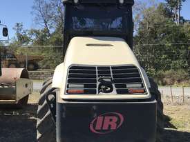 12 Ton Ingersol Rand roller - picture1' - Click to enlarge