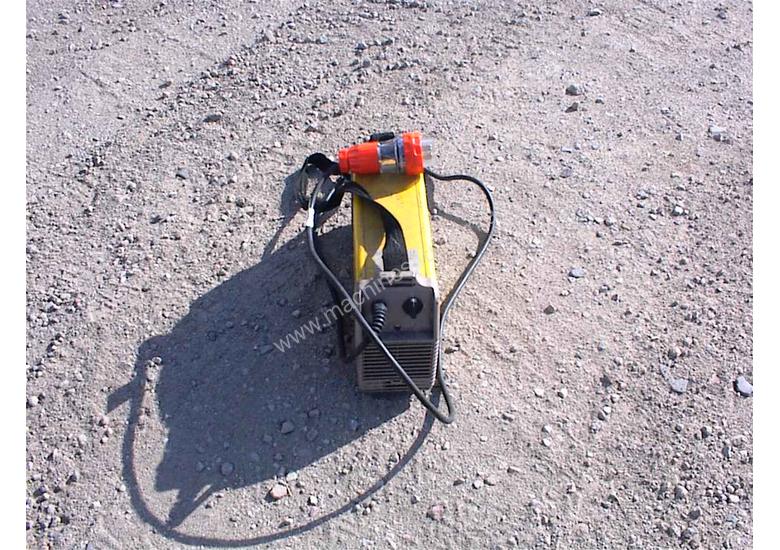 caption Caddy welder Esab 250